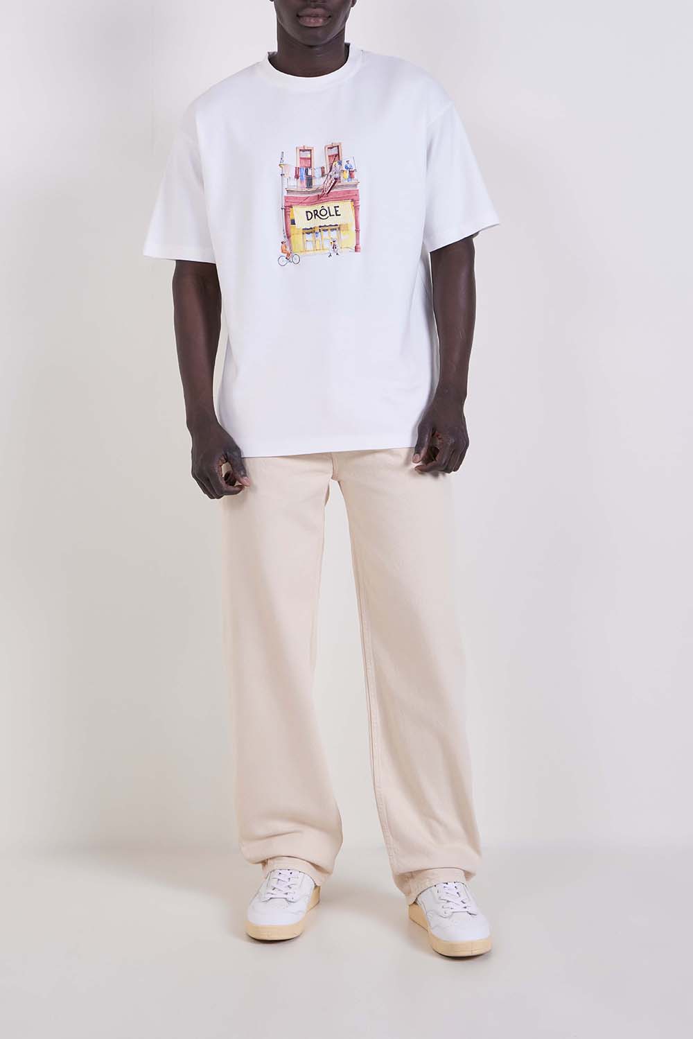 מכנסי ג&rsquo;ינס בגזרה ישרה